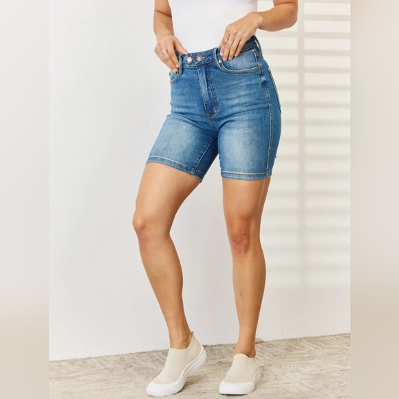 Judy Blue Tummy Control High Rise Retro Double Button Waist Denim Jean Shorts - Picture 8 of 13